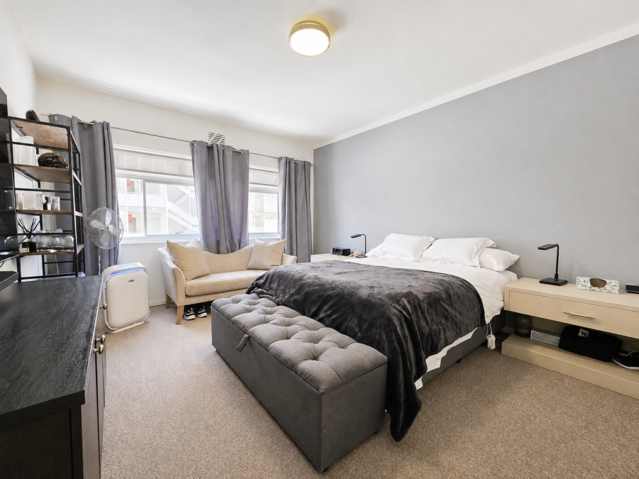 1 Bedroom Property for Sale in Sea Point Western Cape